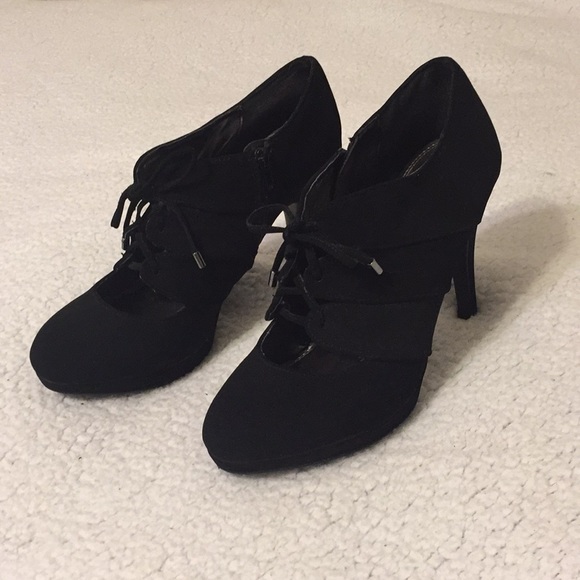 🥀Black suede booties🥀 - Picture 2 of 7